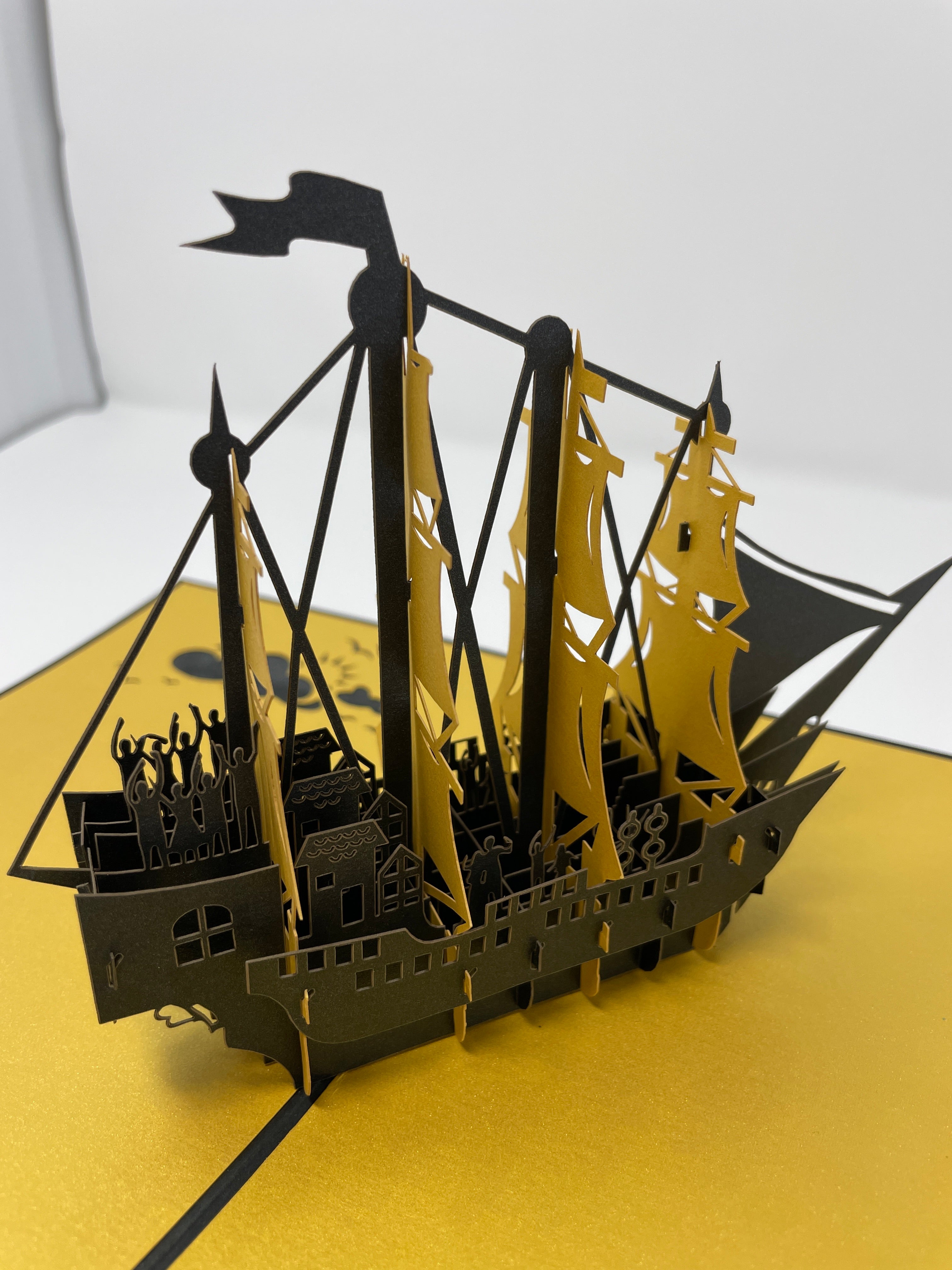 Pirates of the Caribbean The Black Pearl A Pop-Up Pirate Ship